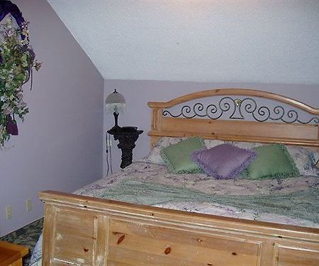 The Historic Brook Forest Inn Эвергрин Экстерьер фото