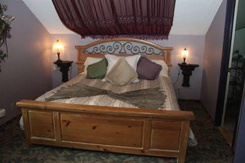 The Historic Brook Forest Inn Эвергрин Экстерьер фото